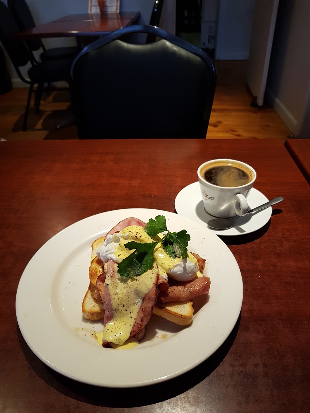 The Loaded Plate Cafe | 521A Napier St, White Hills VIC 3550, Australia | Phone: (03) 5448 4365