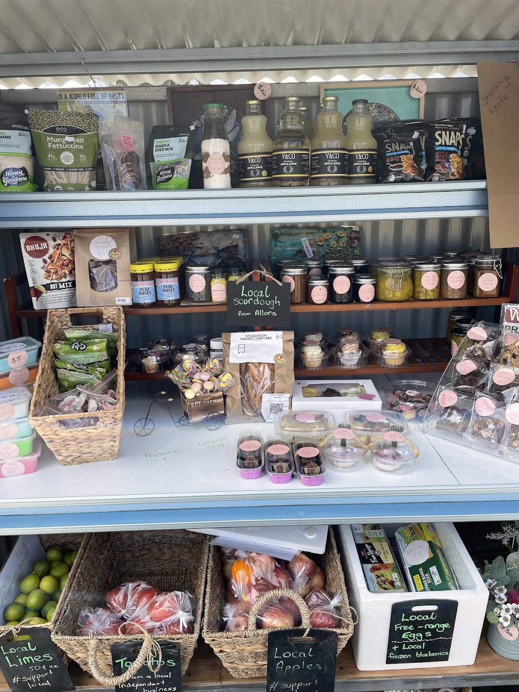 Bakery Farm Stand | 15714 Cunningham Hwy, Cunningham QLD 4370, Australia | Phone: 0458 089 902