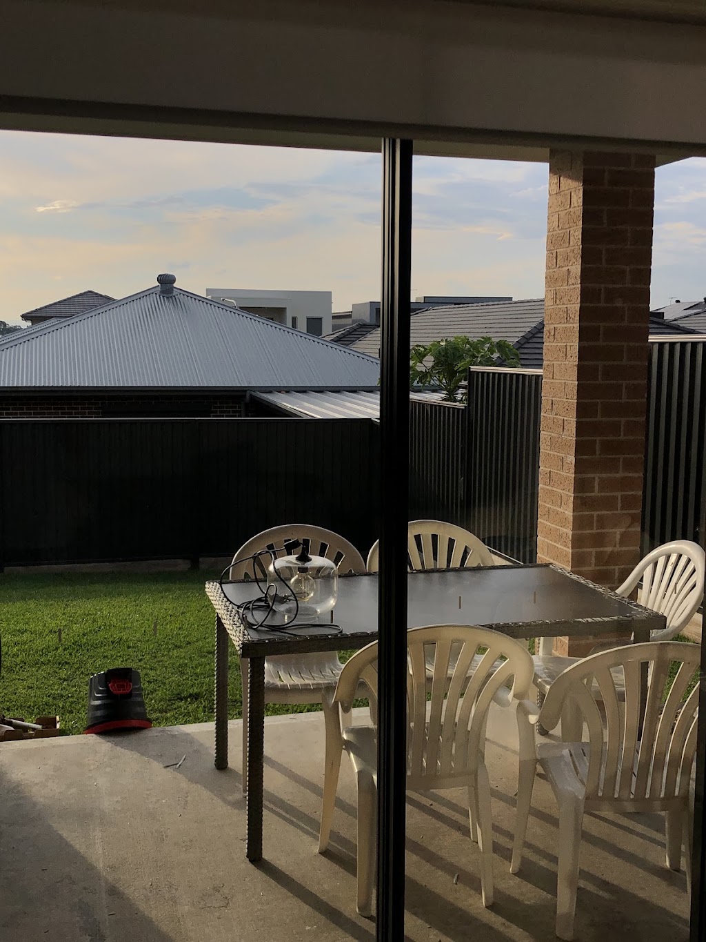 Focus window cleaning | Middleton Dr, Middleton Grange NSW 2171, Australia | Phone: 0438 576 655