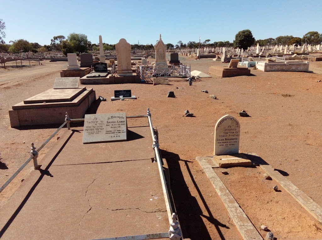 Broken Hill Cemetery | 72 Rakow St, Broken Hill NSW 2880, Australia | Phone: (08) 8080 3300