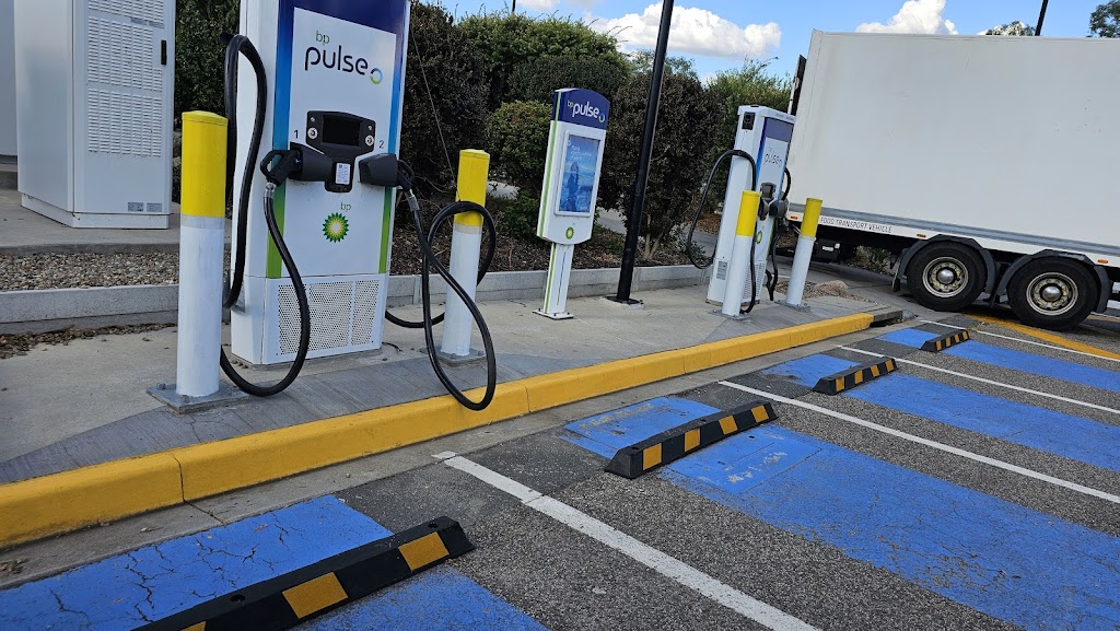 bp pulse Charging Station | South, Hume Fwy, Glenrowan VIC 3675, Australia | Phone: 1300 002 738