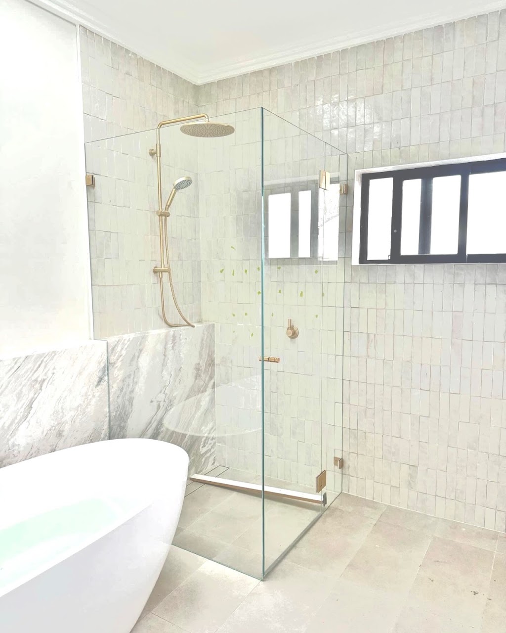 A1 Frameless - Glazing & Frameless Glass | 2-6 Kingsway, Cronulla NSW 2230, Australia | Phone: 0403 851 063