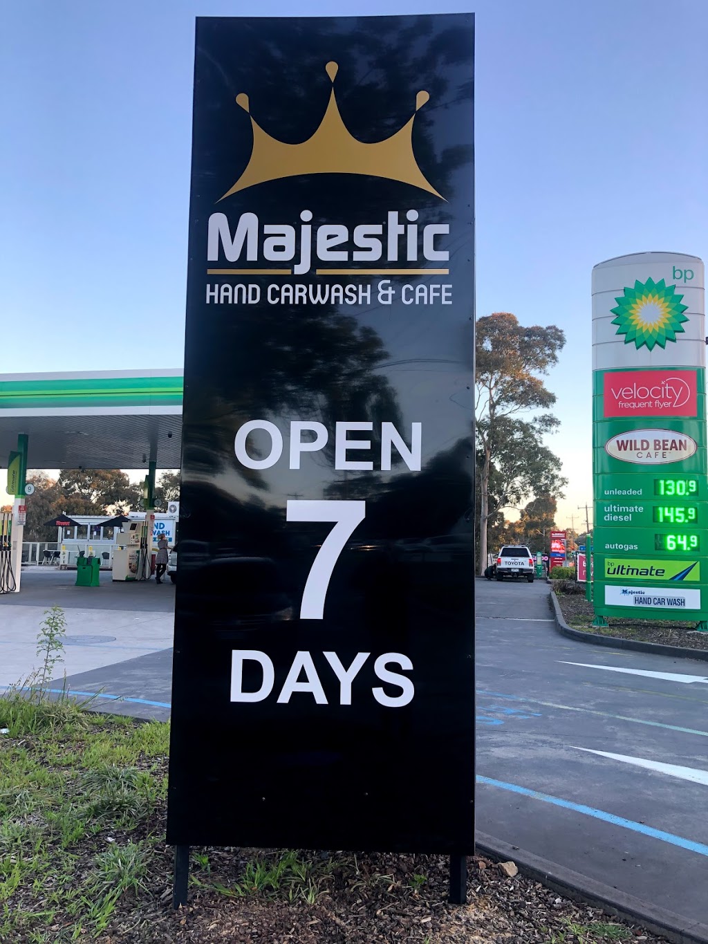 Majestic Hand Car Wash & Cafe | car wash | 549 Springvale Rd, Vermont South VIC 3133, Australia | 0388388954 OR +61 3 8838 8954