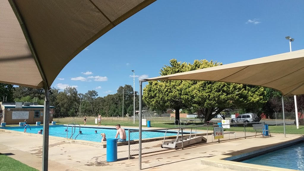 The Rock Memorial Swimming Pool | Wilson St & Mixner St, The Rock NSW 2655, Australia | Phone: (02) 6920 2059