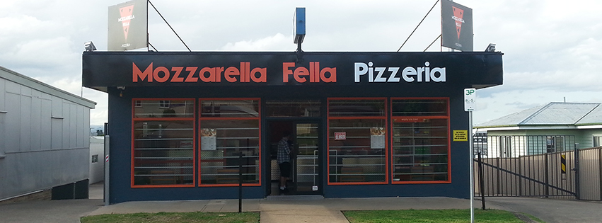 Mozzarella Fella Pizzeria | meal takeaway | 122 Glebe Rd, Booval QLD 4304, Australia | 0732817586 OR +61 7 3281 7586