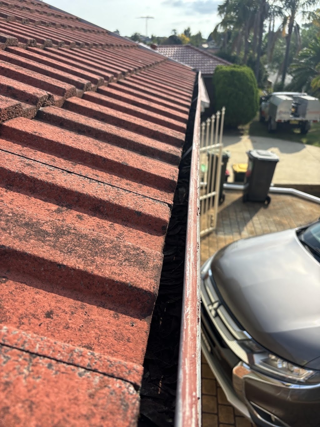 Bens Western Sydney Gutter Cleaning | 54 Milky Way, Campbelltown NSW 2560, Australia | Phone: 0434 431 370