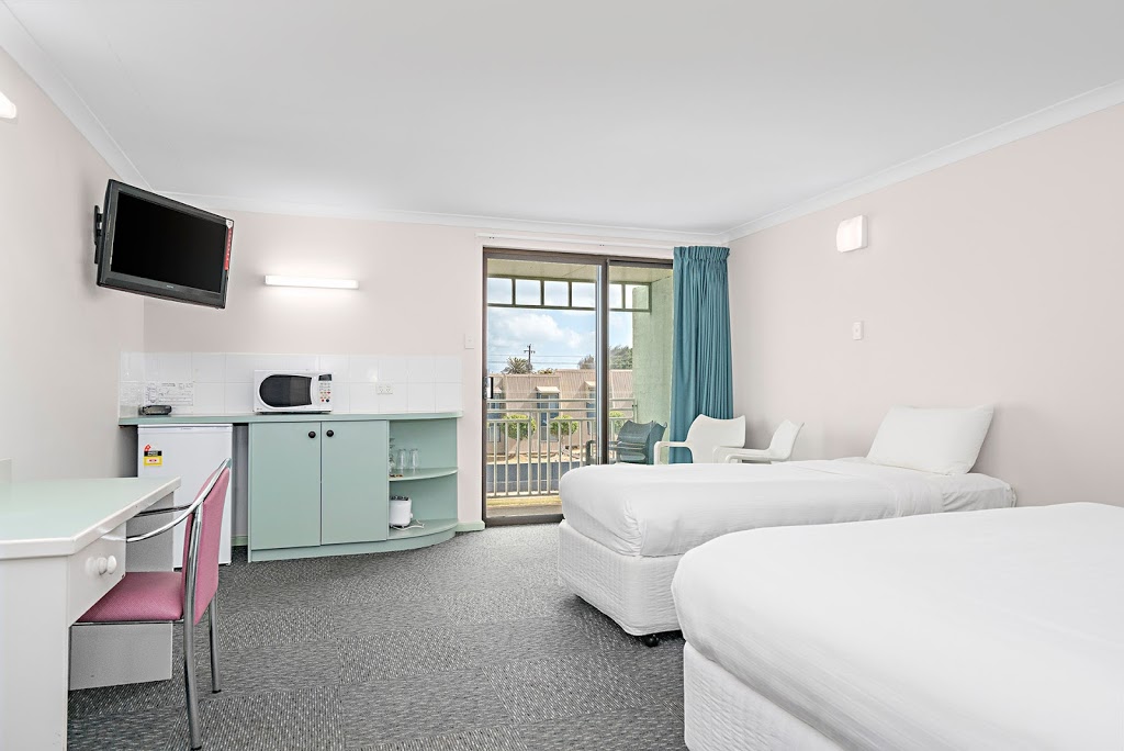 Geraldton Motor Inn | lodging | 113 Brand Hwy, Mount Tarcoola WA 6530, Australia | 0899644777 OR +61 8 9964 4777