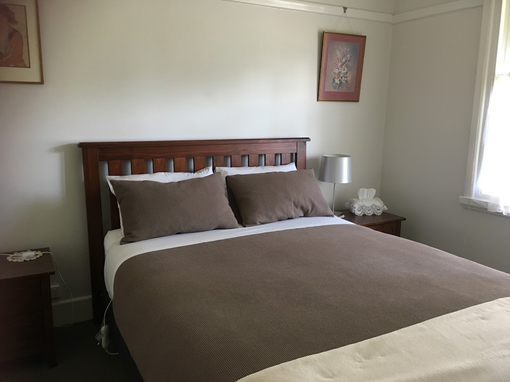 Valley View Cottage Warragul | 336 Normanby St, Warragul VIC 3820, Australia | Phone: 0418 882 804