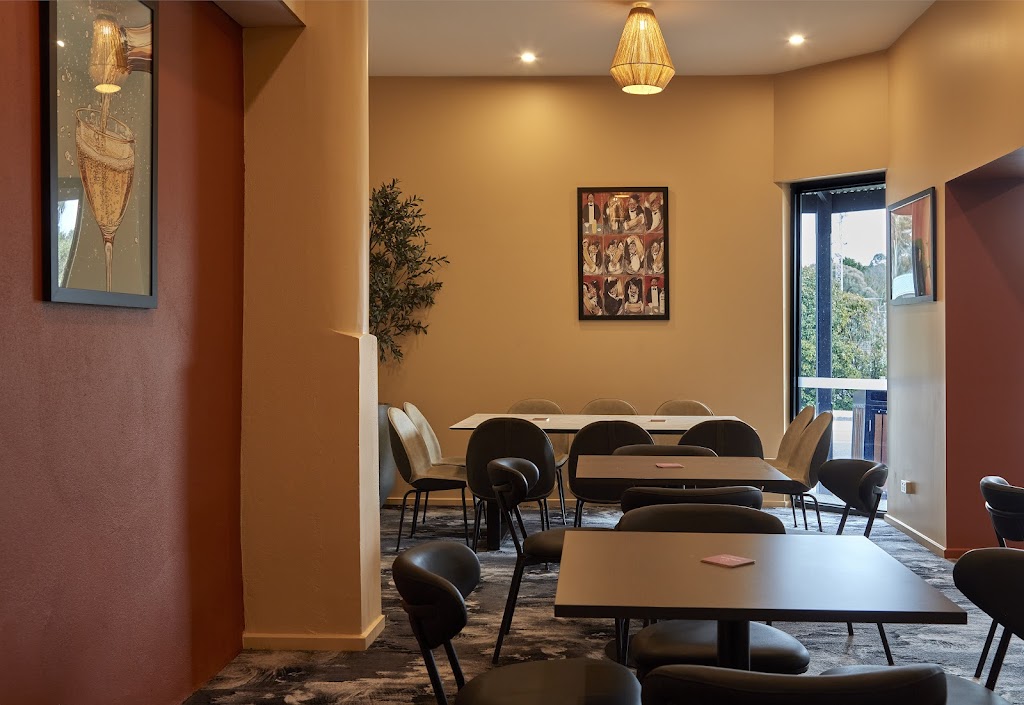 Macedon Village Hotel | 33 Smith St, Macedon VIC 3440, Australia | Phone: (03) 4419 5006