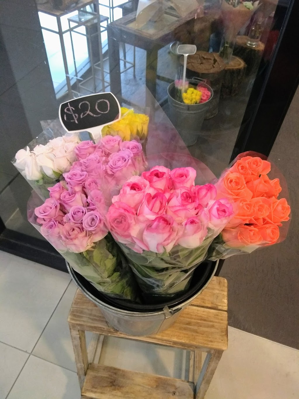 Norwest Private Hospital Florist | Circa Retail, 1 Circa Boulevarde, Bella Vista NSW 2153, Australia | Phone: (02) 8824 7200