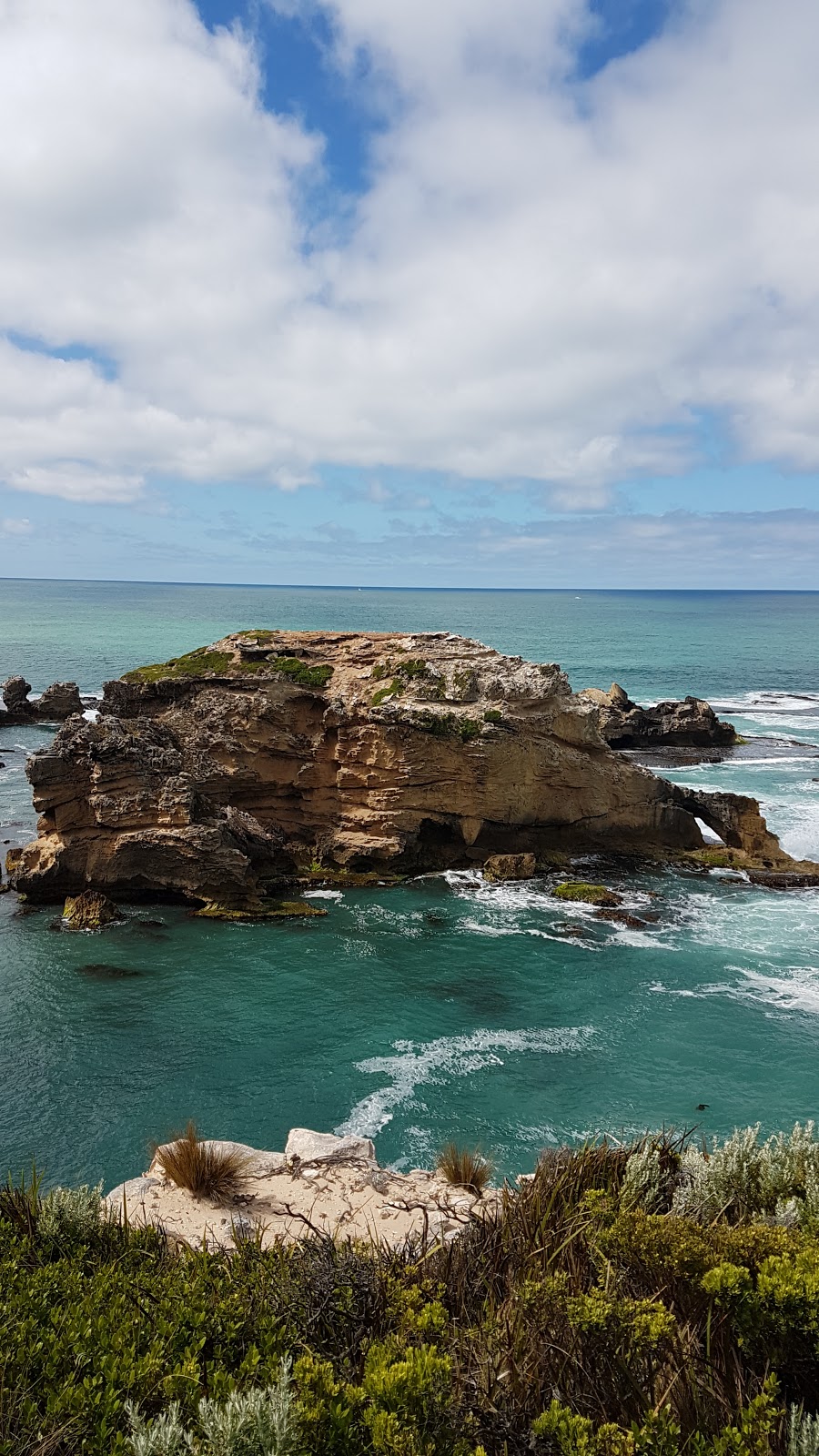 Port MacDonnell Foreshore Tourist Park | 12 Eight Mile Creek Rd, Port Macdonnell SA 5291, Australia | Phone: (08) 8738 2095