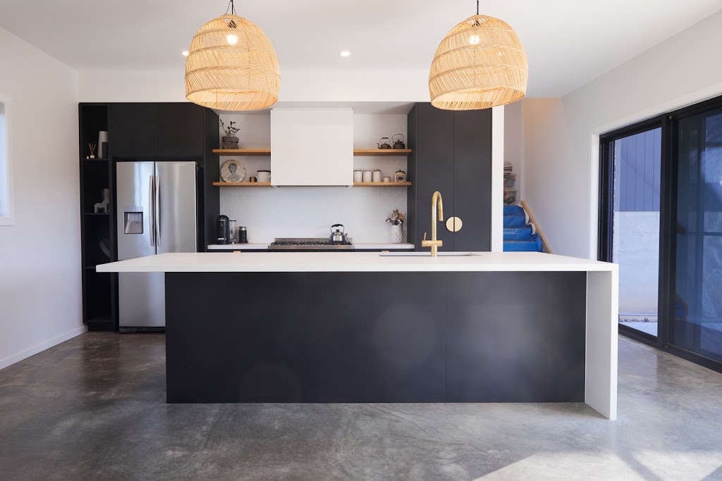 Designer Living Kitchens | 14 Mildon Rd, Tuggerah NSW 2259, Australia | Phone: (02) 4353 5111