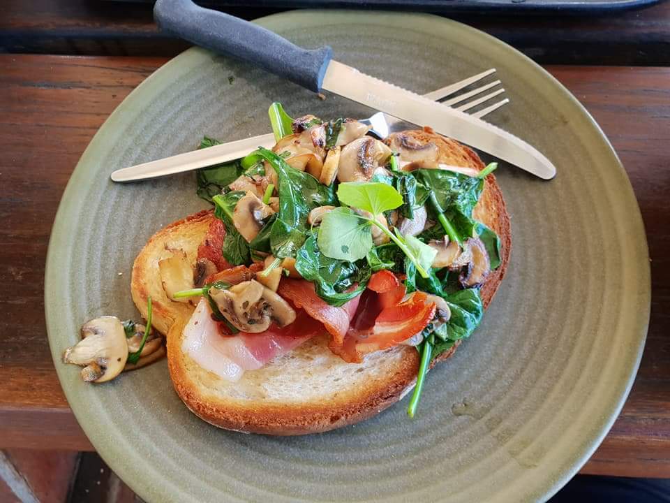 Bulli Beach Cafe | 68 Trinity Row, Bulli NSW 2516, Australia | Phone: (02) 4284 8808