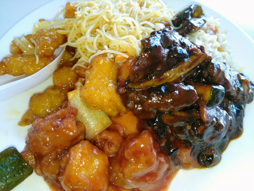Lucky Wok | Emerald QLD 4720, Australia | Phone: 0451 405 678