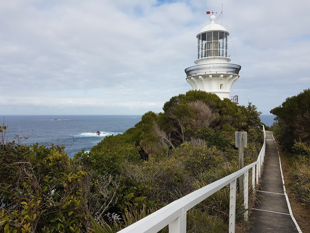 Sugarloaf Point Lighthouse Holiday Accommodation | real estate agency | 1 Kinka Rd, Seal Rocks NSW 2423, Australia | 0249976590 OR +61 2 4997 6590
