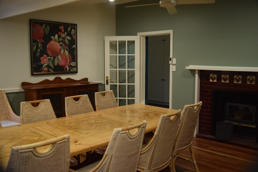 The Rustic Nest Yarramalong | 1614 Yarramalong Rd, Yarramalong NSW 2259, Australia | Phone: (02) 4356 1066