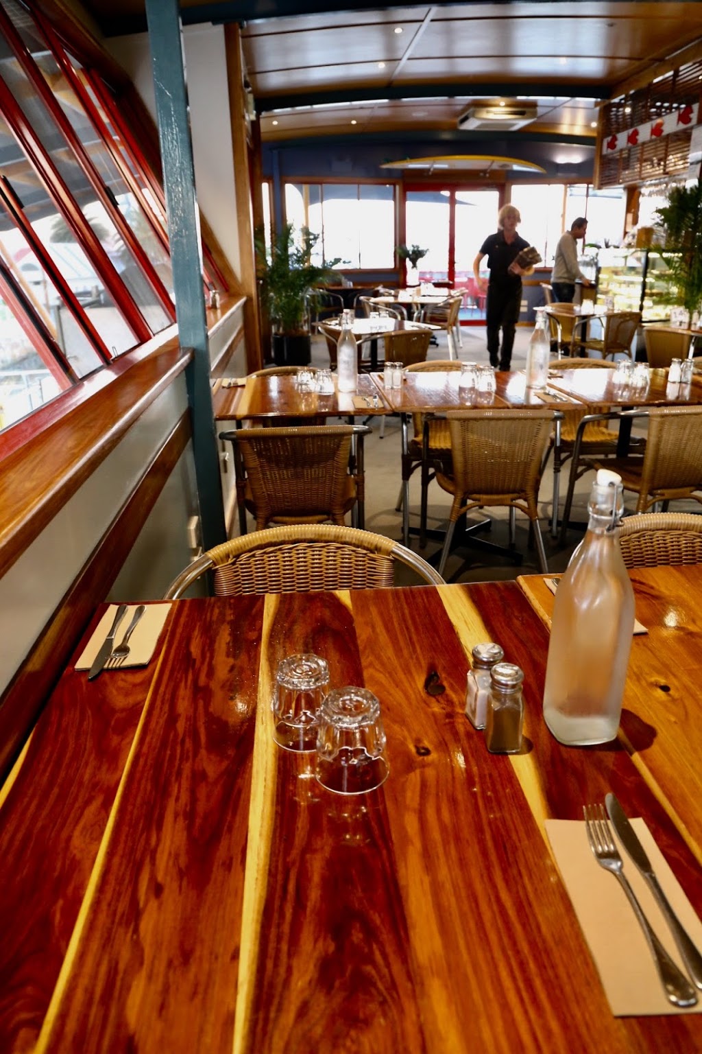Ferrymans Cafe | cafe | Middle Boar Harbor, The, Esplanade, Lakes Entrance VIC 3909, Australia | 0351553000 OR +61 3 5155 3000