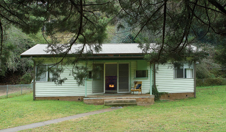 Post Office Cottage | Caves Track, Wombeyan Caves NSW 2580, Australia | Phone: 1300 072 757