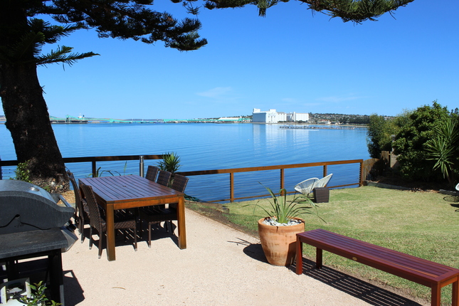 Bay 10 Accommodation | 24 Lincoln Hwy, Port Lincoln SA 5606, Australia | Phone: (08) 8682 1010