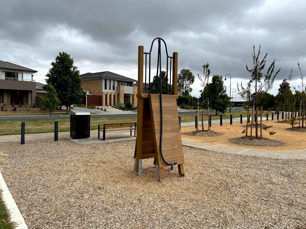 Berwick Springs East outdoor fitness | gym | 60I Beauford Ave, Narre Warren South VIC 3805, Australia