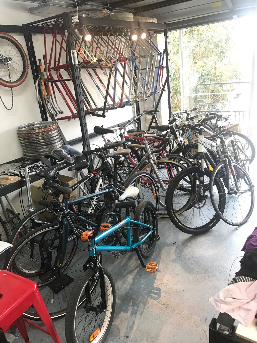 New Life Cycles - Bike Shop and Cafe | bicycle store | 102 Tenterfield Dr, Burnside Heights VIC 3023, Australia | 0449775107 OR +61 449 775 107