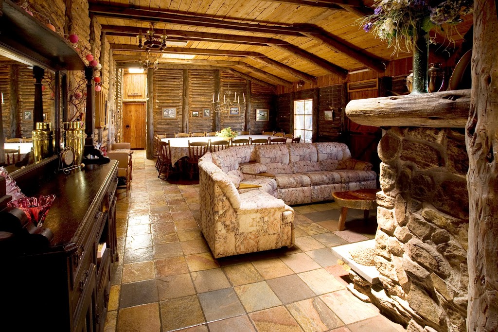 Pine Plains Lodge | lodging | 1466 Pine Plains Rd, Big Desert VIC 3490, Australia | 0437350385 OR +61 437 350 385