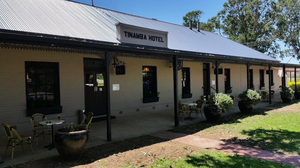 Tinamba Hotel | 4-6 Tinamba-Seaton Rd, Tinamba VIC 3859, Australia | Phone: (03) 5145 1484