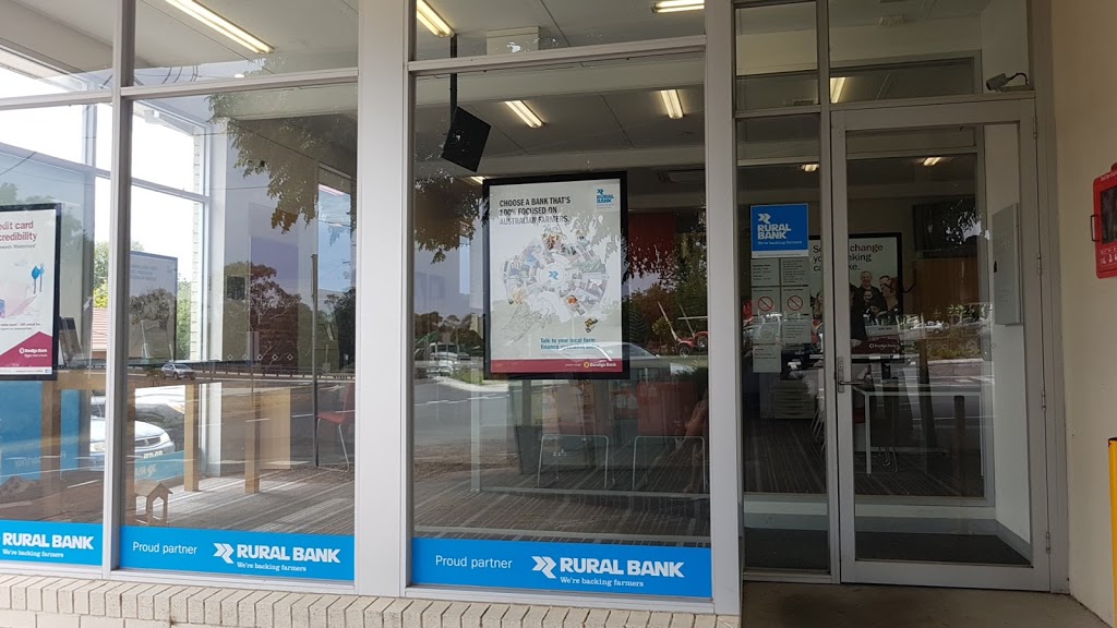 Bendigo Bank (11 Main St) Opening Hours