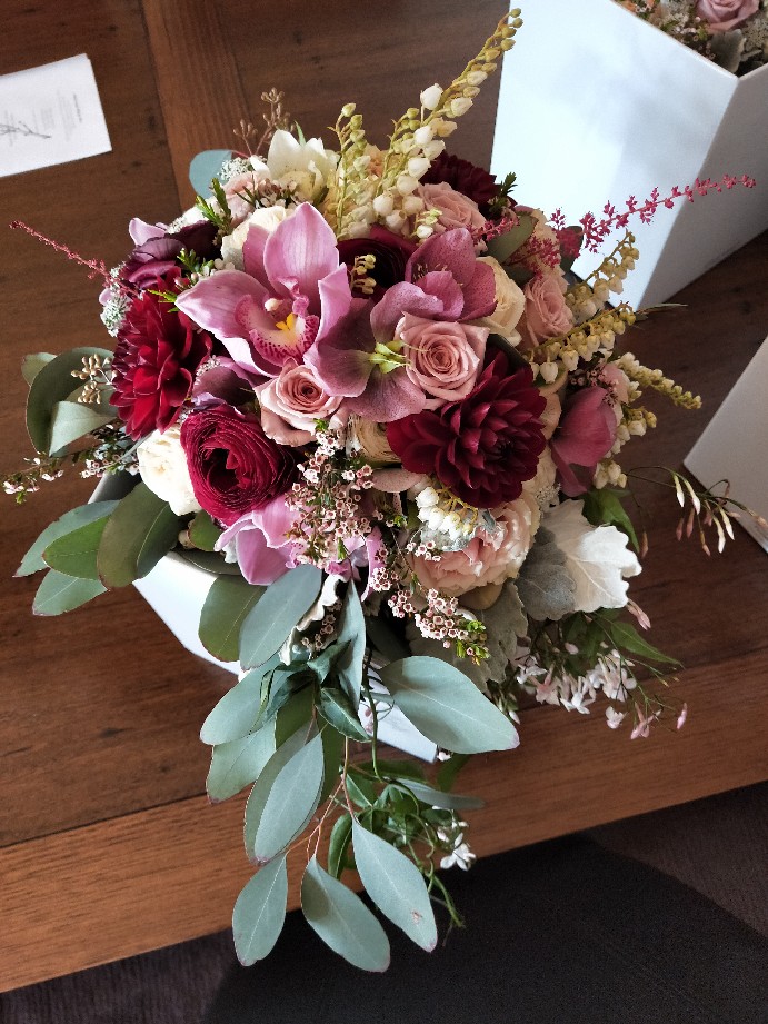 Flower Theory Florist And Gifts Lara Geelong | florist | Shop 2/16a The Centreway, Lara VIC 3212, Australia | 0352824977 OR +61 3 5282 4977