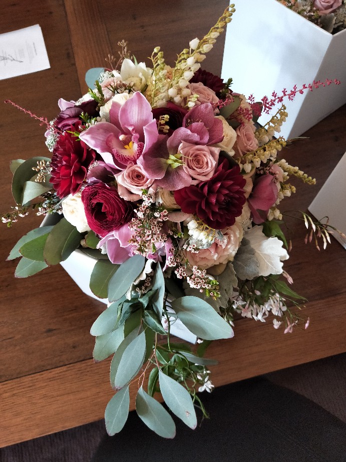 Flower Theory Florist And Gifts Lara Geelong | Shop 2/16a The Centreway, Lara VIC 3212, Australia | Phone: (03) 5282 4977