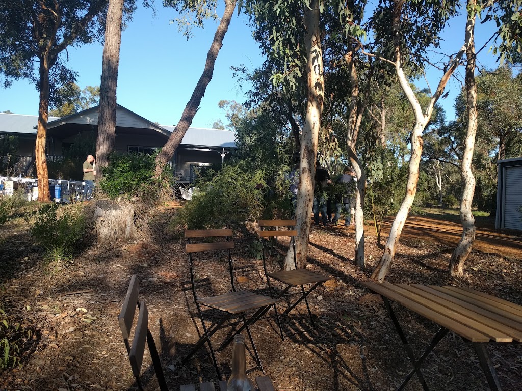 MOONBURRA STAY | lodging | 21 Kooyong Cl, Bullsbrook WA 6084, Australia | 0895712606 OR +61 8 9571 2606