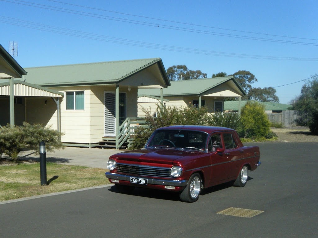 PepperTree Cabins Kingaroy | 7 Evelyn St, Kingaroy QLD 4610, Australia | Phone: (07) 4162 8008