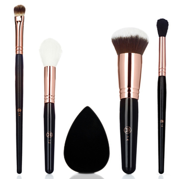 Makeup Weapons | 73 Westwood Dr, Highvale QLD 4520, Australia | Phone: 0448 175 000