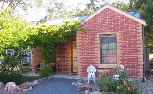 Heatherlie Cottages Halls Gap | 23 Mt Zero Rd, Halls Gap VIC 3381, Australia | Phone: (03) 5358 4822