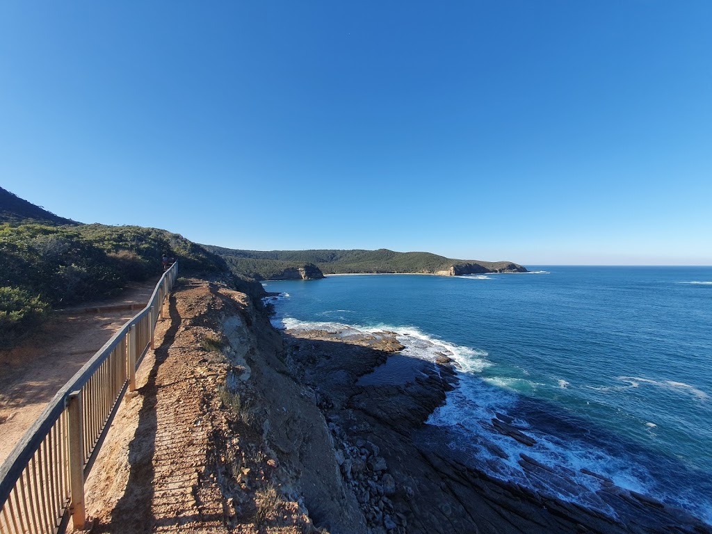 Gerrin Point Lookout | tourist attraction | Bouddi National Park, Bouddi Coastal Walk, Bouddi NSW 2251, Australia | 0243204200 OR +61 2 4320 4200