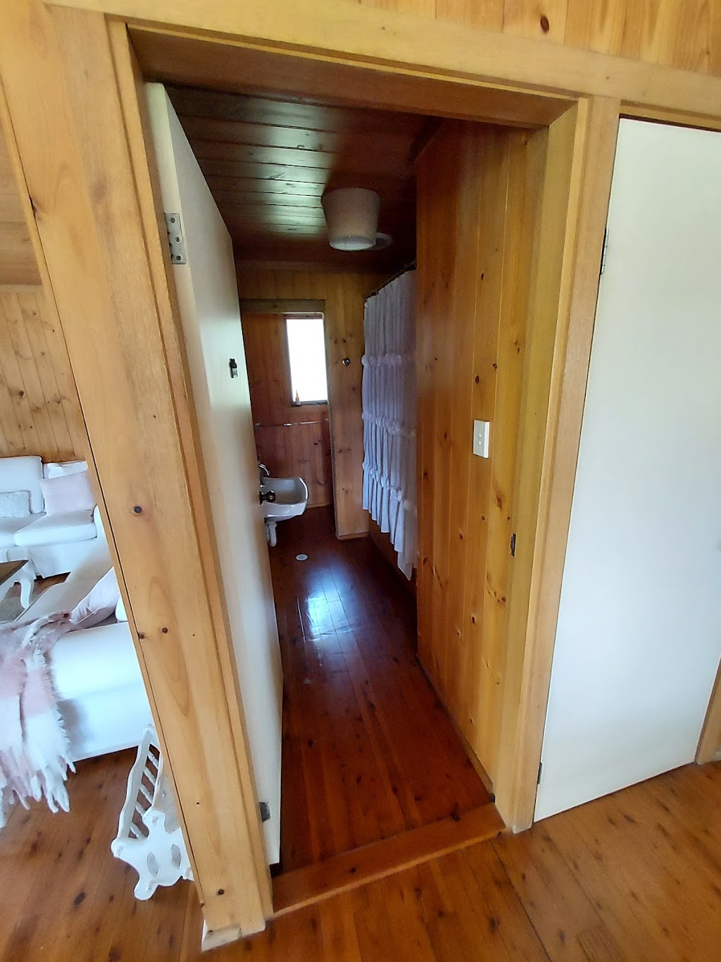 The Willows Cottage | Barrengarry NSW 2577, Australia | Phone: 0401 178 104