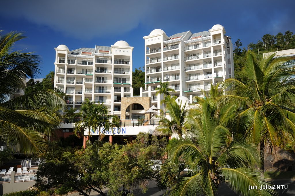 Colonial Palms Motor Inn | 2 Hermitage Dr, Airlie Beach QLD 4802, Australia | Phone: (07) 4946 7166