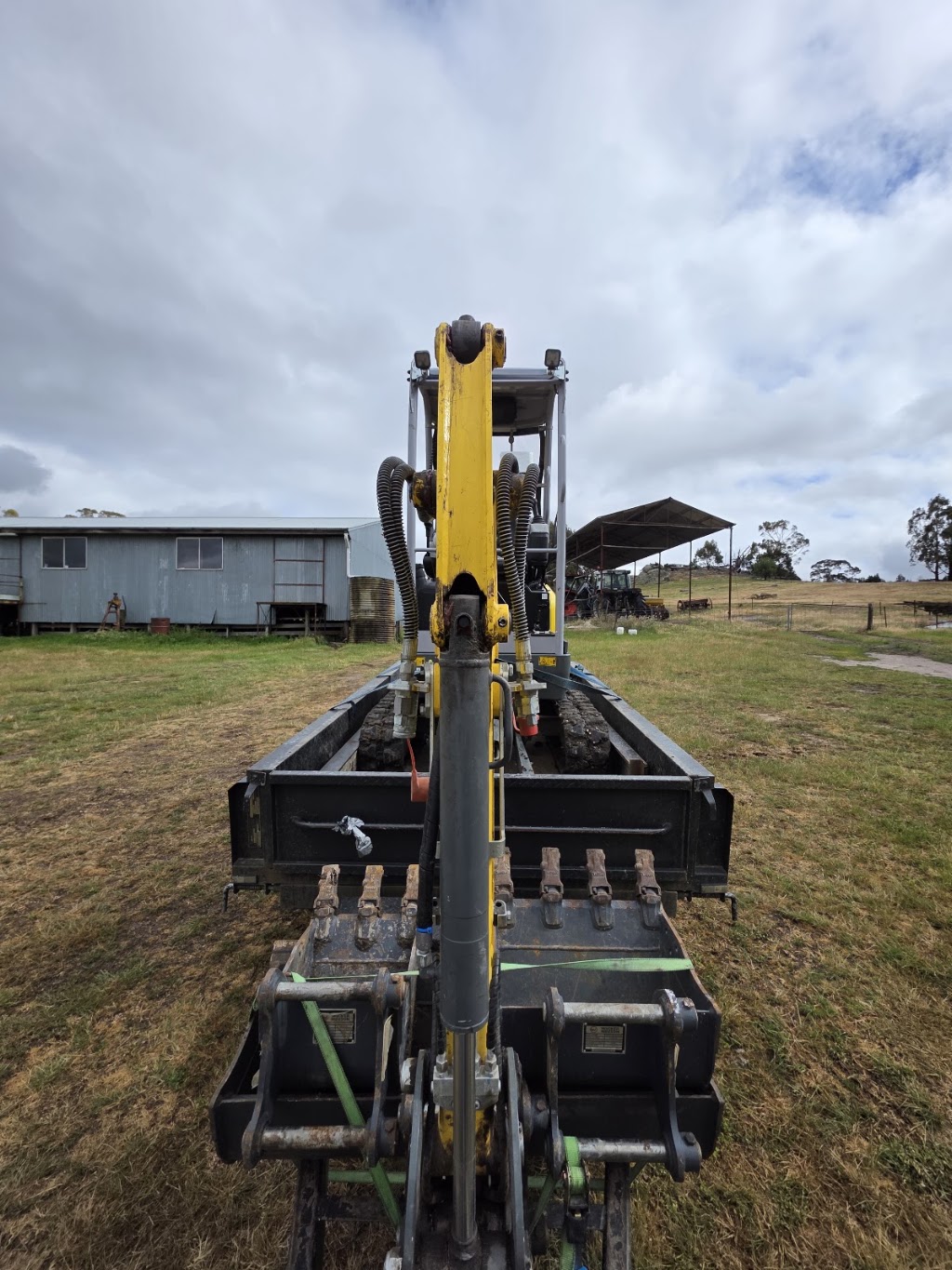 dry-hire.com.au | 2 Mollison St, Kyneton VIC 3444, Australia | Phone: 0407 697 603