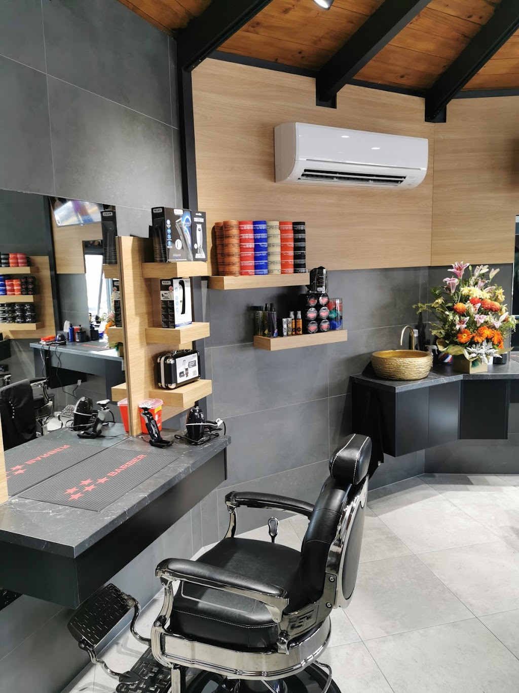 Cutting crew barber shop | hair care | Tra ding as crest HOTEL barber, 114 Princes Hwy, Sylvania NSW 2224, Australia | 0490063278 OR +61 490 063 278