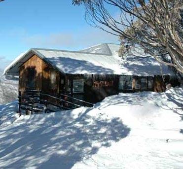 McMillan Ski Club | lodging | 20 Davenport Dr, Hotham Heights VIC 3741, Australia | 0390952939 OR +61 3 9095 2939
