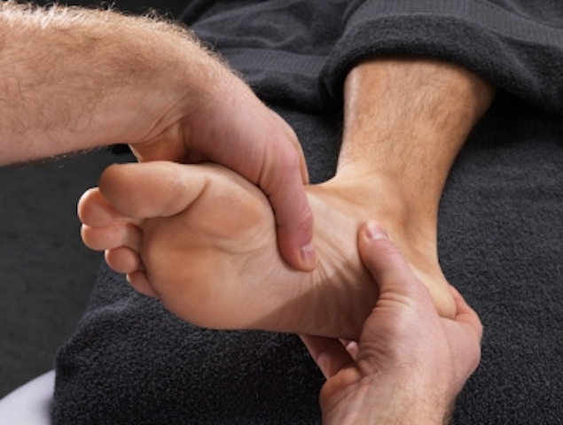 Foot & Leg Pain Clinics | doctor | 881 Point Nepean Rd, Rosebud VIC 3939, Australia | 1300328300 OR +61 1300 328 300