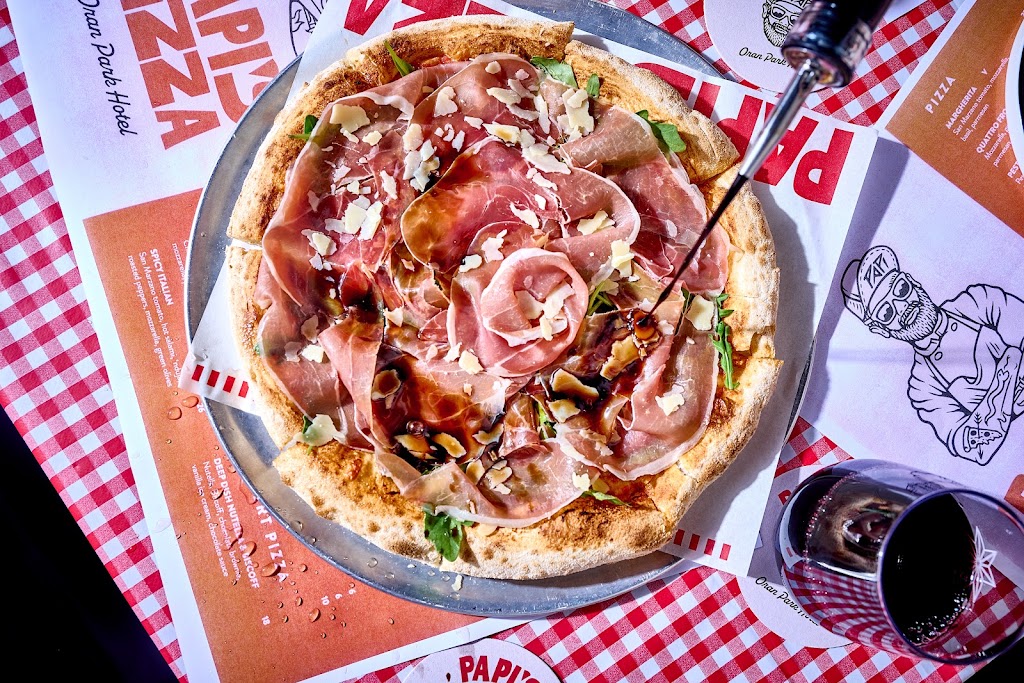 Papis Pizza & Bottle Shop | 2 Mack Pl, Oran Park NSW 2570, Australia | Phone: (02) 8884 2830