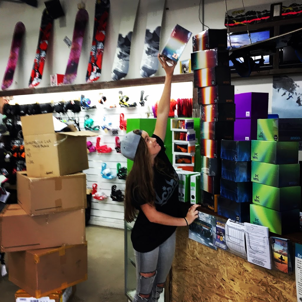 Oz Extreme Board Store - Geelong | 4/147 Marshalltown Rd, Grovedale VIC 3216, Australia | Phone: (03) 5244 0111
