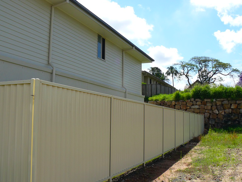 W & H Fencing | Parakeet Ct, Greenbank QLD 4124, Australia | Phone: 0406 272 070