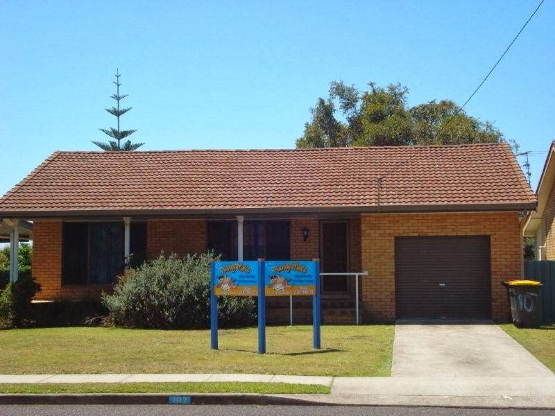 Aunty Mels Dog Friendly Holiday Cottage | 107 Yamba Rd, Yamba NSW 2464, Australia