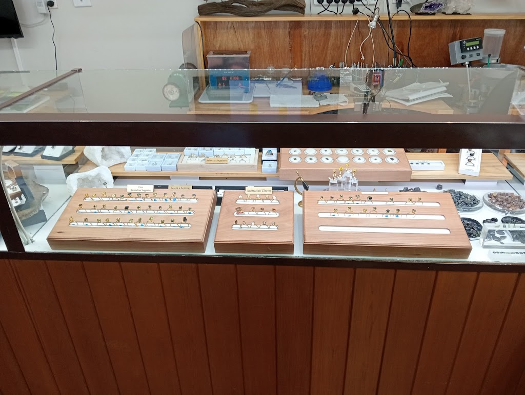 Sapphire Gem Cuts | 20 Keilambete Rd, Rubyvale QLD 4702, Australia | Phone: 0480 398 603