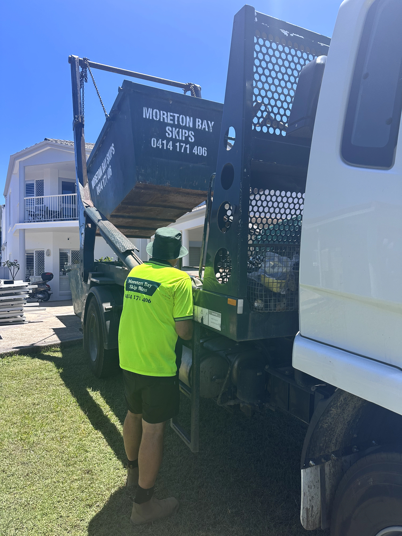 Moreton Bay Skip Bins | 18 Ford St, Bongaree QLD 4507, Australia | Phone: 0414 171 406
