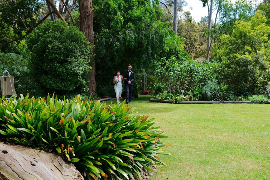 Iris Park Garden Weddings | 6 Carpenters Ln N, Hastings VIC 3915, Australia | Phone: (03) 5979 1760