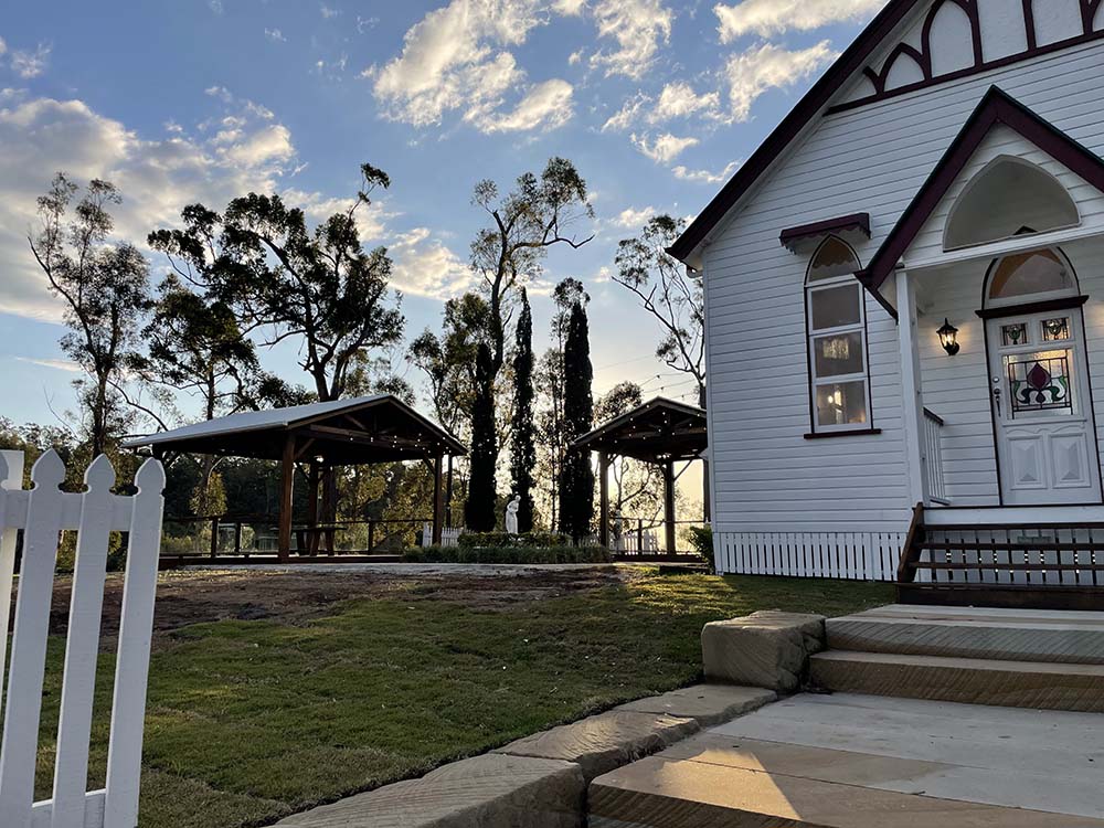 Hilltop Estate | 1525 Tamborine Oxenford Rd, Wongawallan QLD 4210, Australia | Phone: 0401 742 278