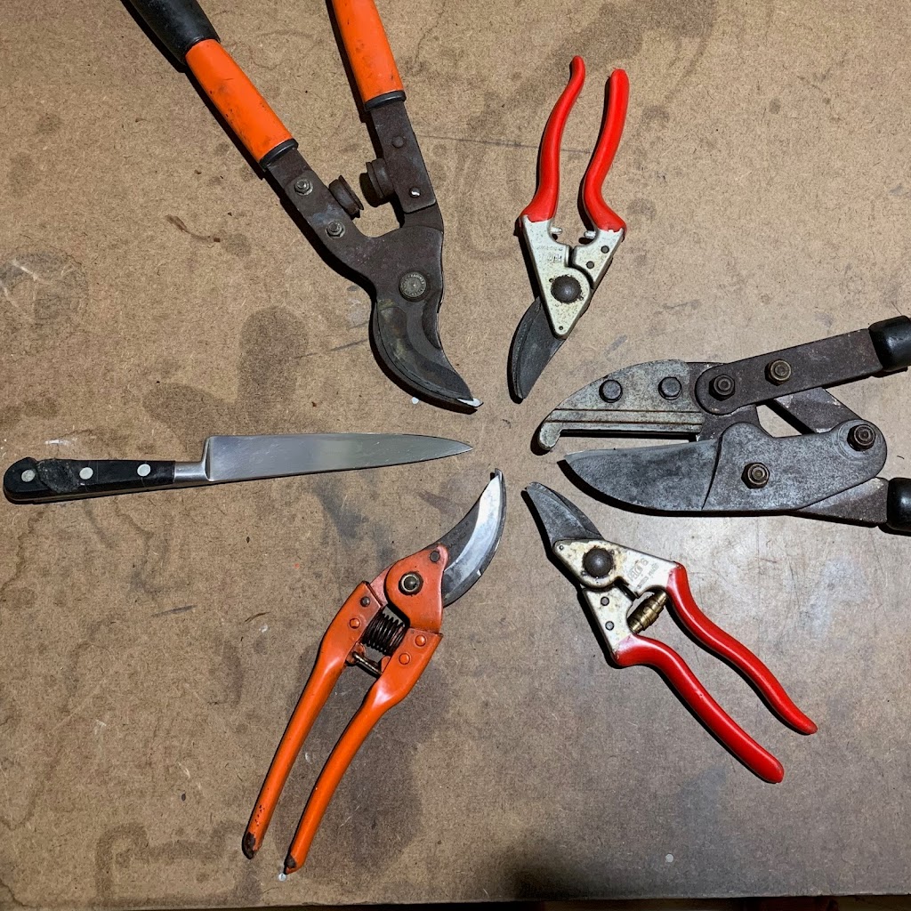 Wickedly Sharp - Hand Sharpened Knives And Tools |  | 14 Sassifras St, Mudjimba QLD 4564, Australia | 0412987179 OR +61 412 987 179